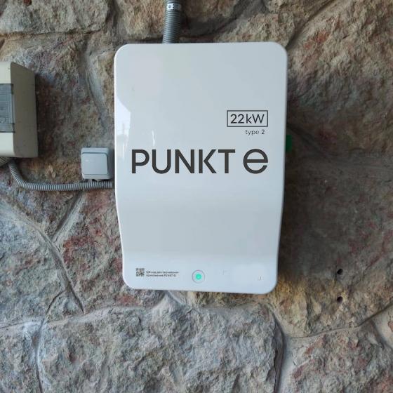 Зарядная станция PUNKT E Schneider Electric Smart Wallbox 22 kW фото 3