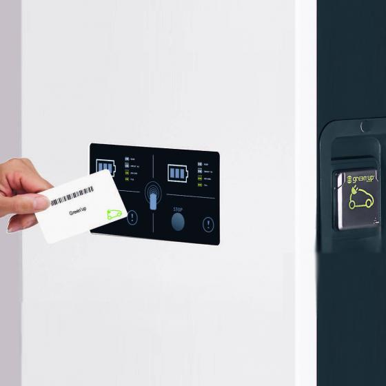 Считыватель RFID для зарядных станций Legrand Green'up Premium с комплектом IP-связи, поставляется с 1 картой (0 590 59) фото 1